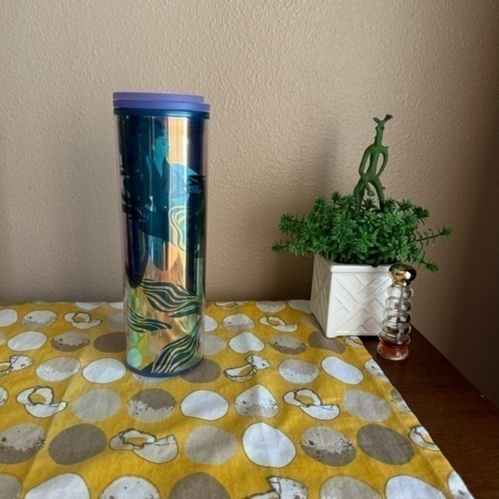 Starbucks Iridescent Mermaid Siren cold tumbler 16 oz
